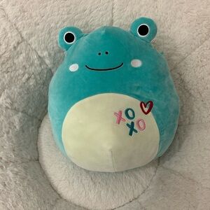3 LARGE SQUISHMALLOWS